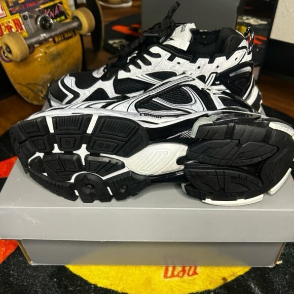 Balenciaga Runners black/white (size 9 men) - Picture 4 of 6